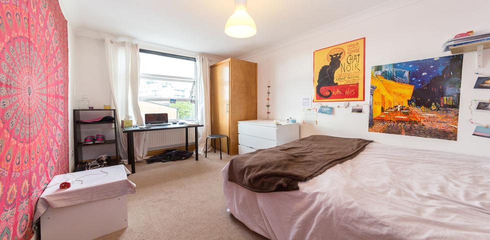 			NEW INSTRUCTION, 3 Bedroom, 1 bath, 1 reception Flat			 Kilburn Lane, QUEENS PARK